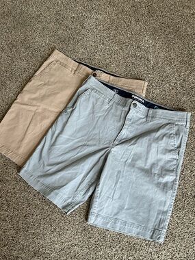 SONOMA Men's Chino Shorts in Khaki and Light Gray